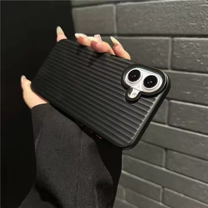 iPhone 16 Series : Corrugated Pattern Stripes Hard Case-iPhone 16 / Black