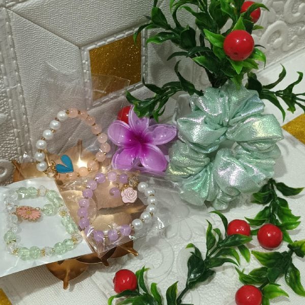 ​"Sweet & Shimmer Hair and Wrist Set"