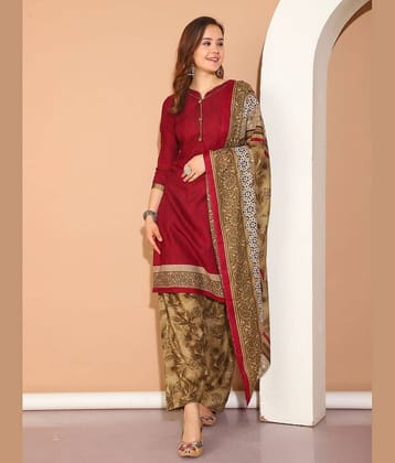 Rajnandini Women Cotton Blend Printed Straight Kurti With Patiala Salwar ( Purple )
