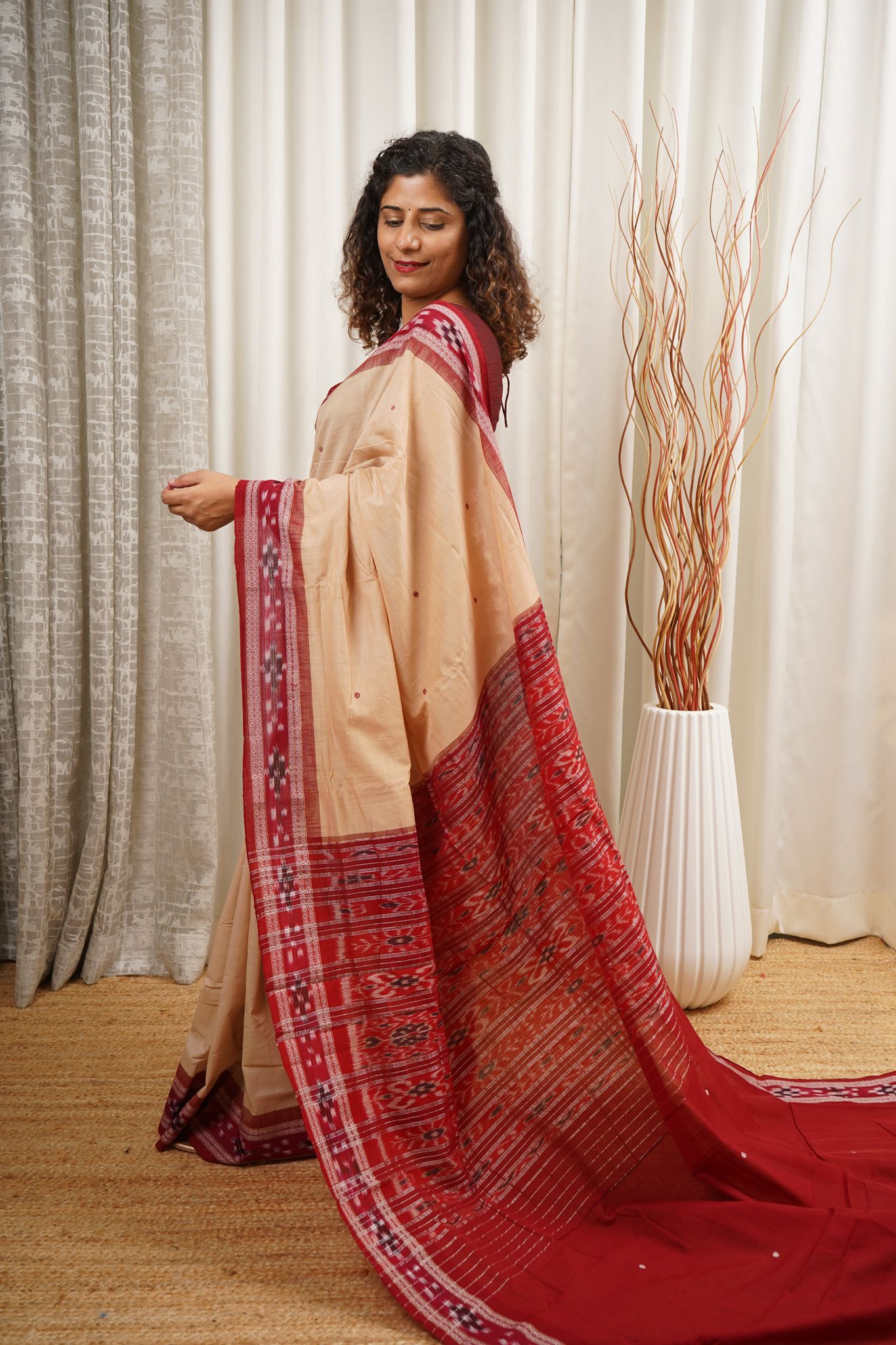 Pasapali Border Odisha Ikkat Khandua Cotton Saree - Beige-Maroon
