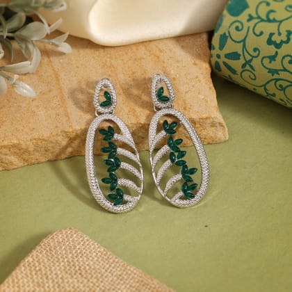Green Color Fashion Earrings With Leaf-Inspired Elegant Jewelry Design Theme-Earring Length: 6.00 CM x Width: 2.50 CM / Green / Alloy With Good Quality Silver Plated