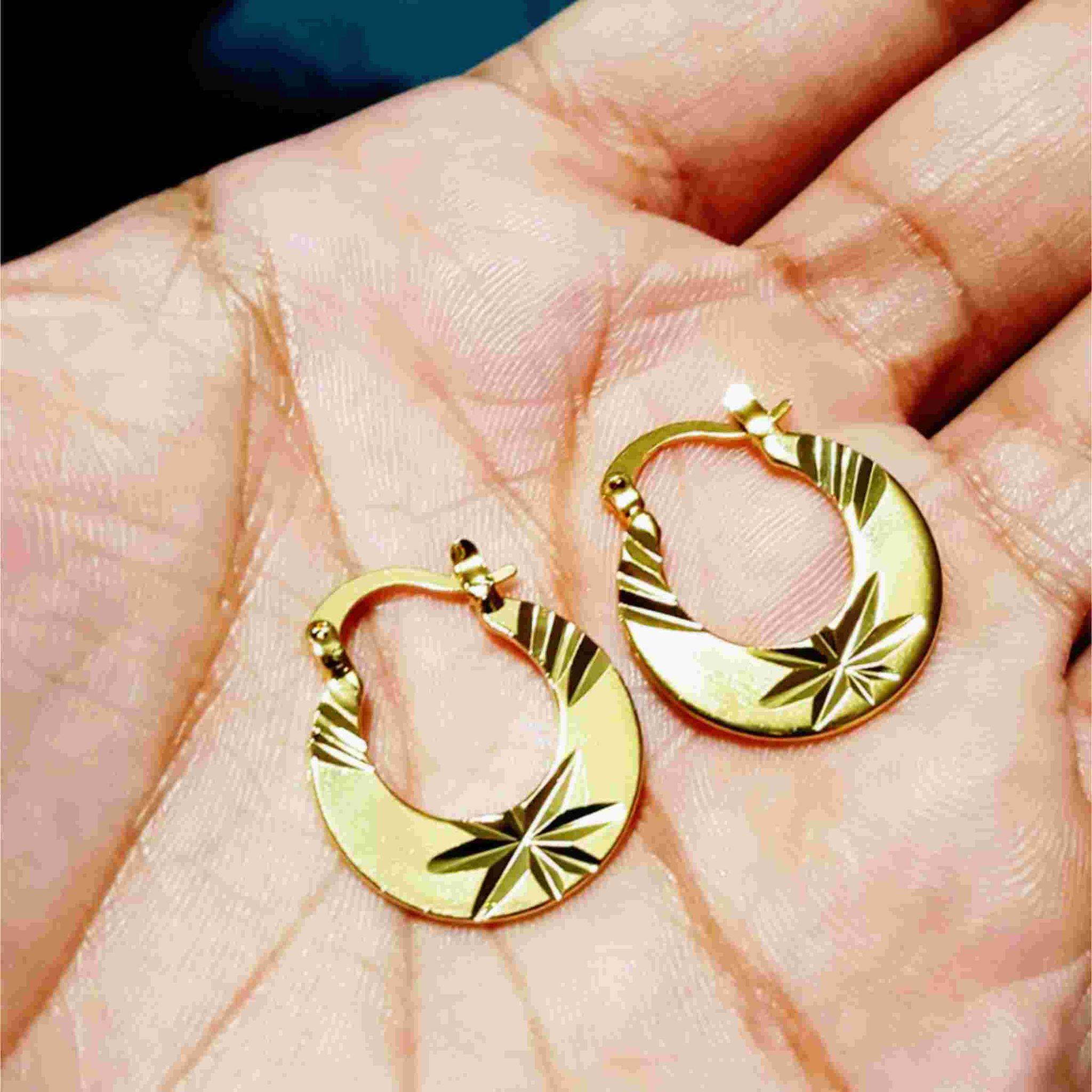 Brass Gold Plated Flower Design Earrings & Stud Shining (Pack of 2) Gold (Size One Size)