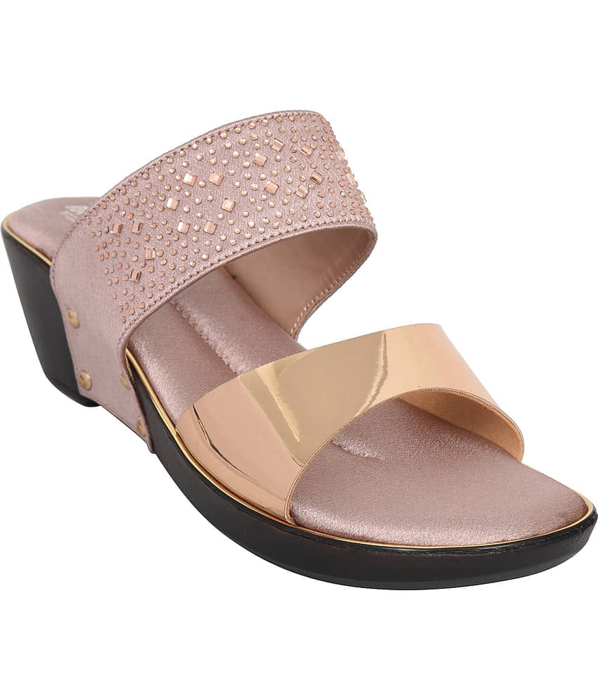 Racecourse - Peach Women's Slip On Heels