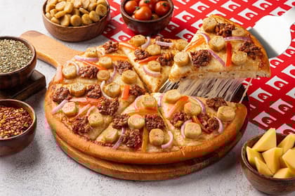 Chicken Kheema & Sausage Pizza