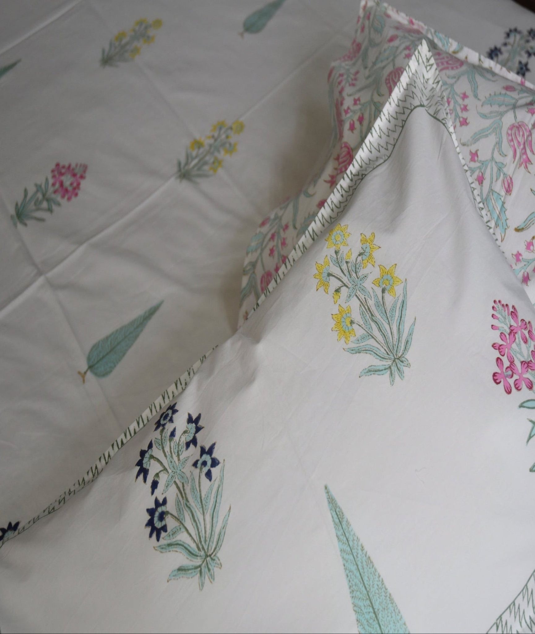 Classic Paanch Buta Handblock Cotton Bedsheet King 90x108 inches