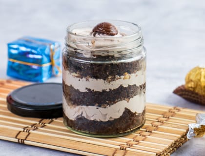 Ferrero rocher jar cake