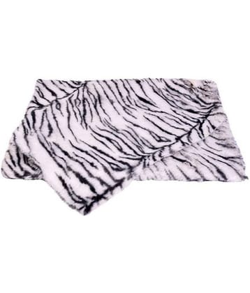 Fur Cloth color white tiger print , Size 38 " x 34" , 2 Cms soft Hair Length Used For Dresses, Soft Toys Making, Jackets Etc