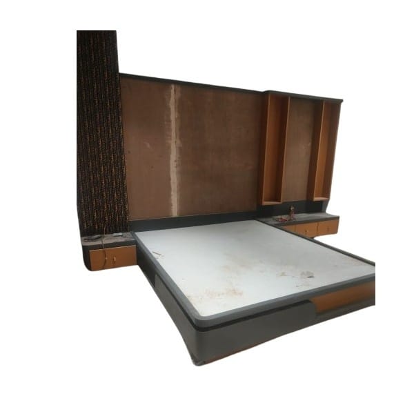 Bed (6x7 Feet)
