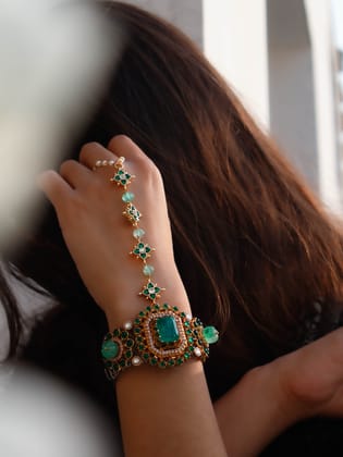 Adhira Green Bangle Hathphool-Green / Adjustable