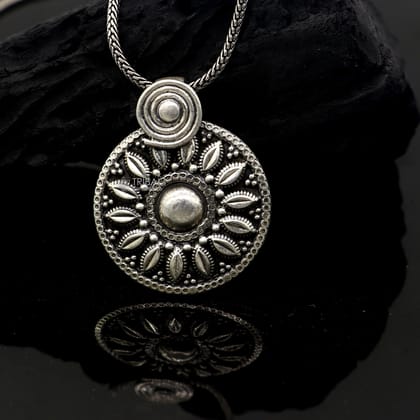 925 sterling silver Vintage unique flower work design handmade floral pendant excellent heart shape ethnic belly dance jewelry nsp836-only pendant