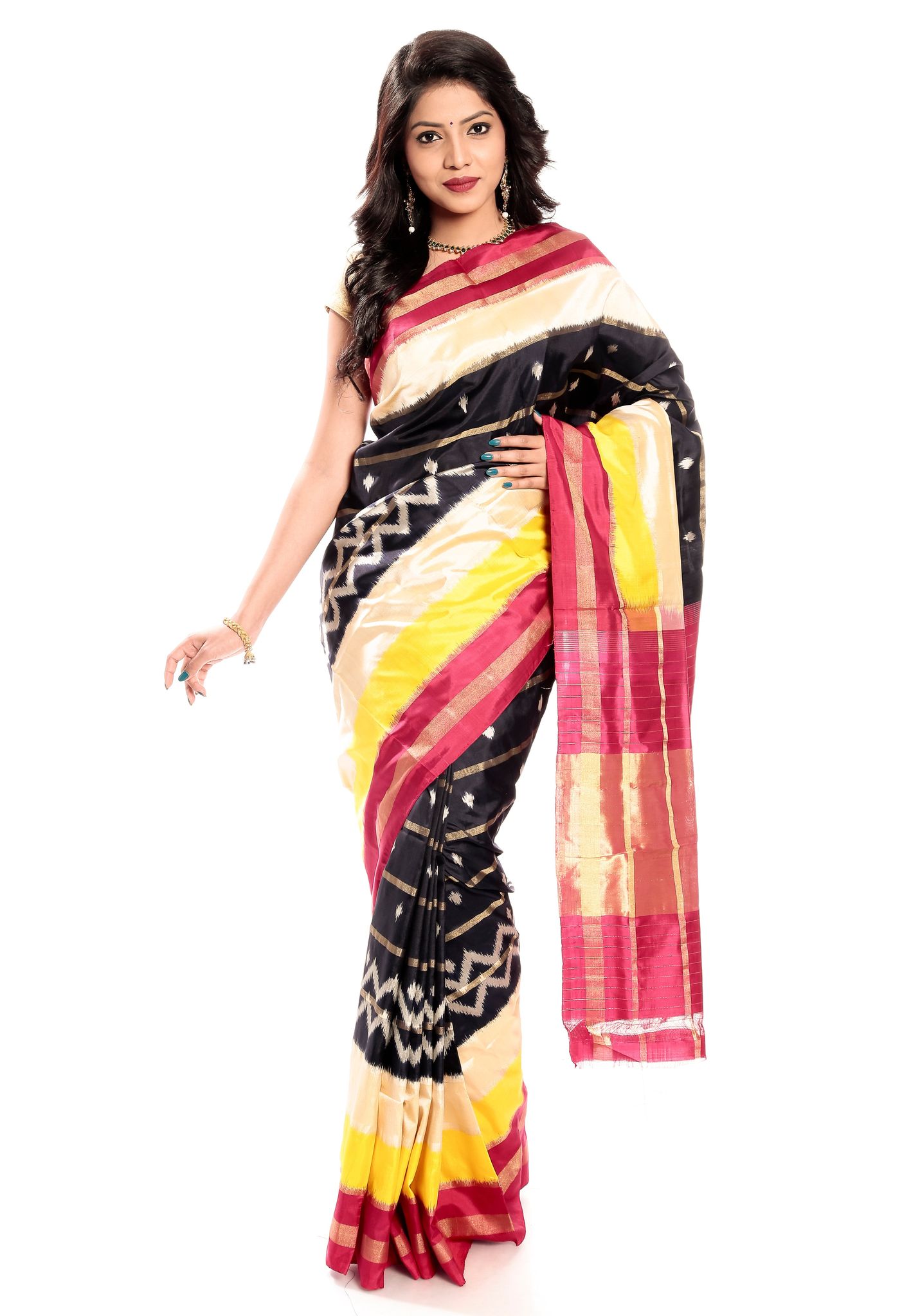 Pochampally Saree - Ikkat Silk Saree in Black-Ivory
