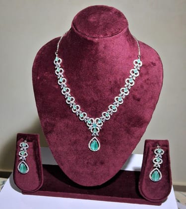 NECKLACE AD
