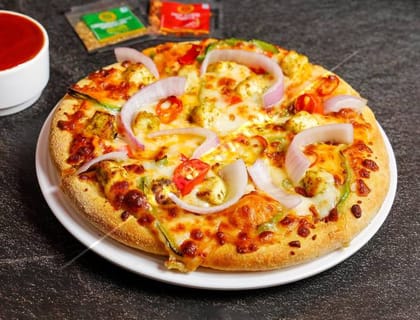 Medium Makhni Paneer Pizza