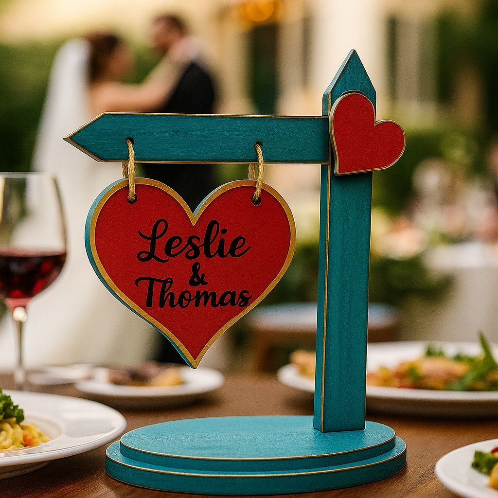 Dbeautify's MDF Heart Hanging Stand