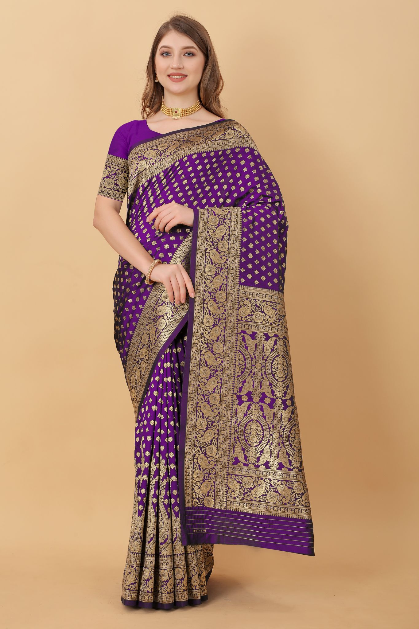 Yavira silk Women's Purple Handwoven Silk Blend Saree