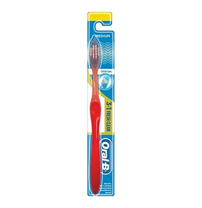 Oral-B Fresh Clean Medium Toothbrush, 1 Pc