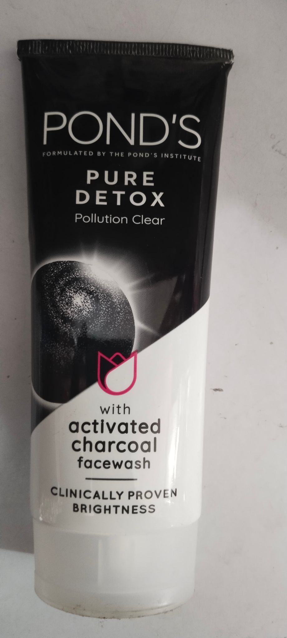 Ponds pure detox anti pollution facewash 