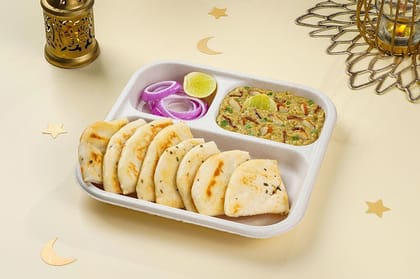 Chicken Haleem With Kulcha Lunchbox