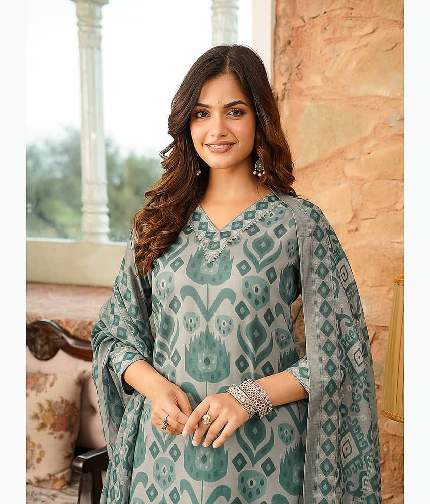 Vaamsi Women Cotton Blend Printed Straight Kurti With Pants ( Grey )