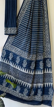 Hand block printed cotton mul saree with blouse.....Size 6.5 with blouseNatural dye n colourPure cotton (92*80)Pure hand ( without skrin chemical)