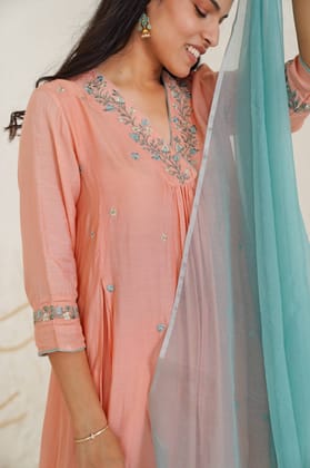 Aqua Daisy Dupatta-Free Size / Turquoise Blue