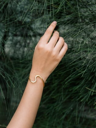 Fluid Flow Brass Adjustable Bracelet (Anti Tarnish)