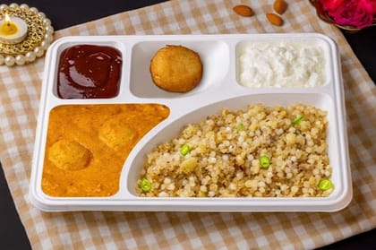 Royal Dum Aloo Thali With Aloo Pattice