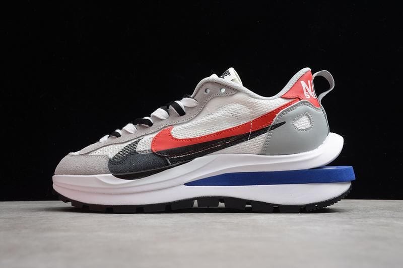 NikeMens x Sacai VaporWaffle - Royal Fuchsia-Euro 41
