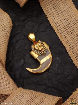 Claasical Lion Face Artificial Nail Pendant PD-120-1