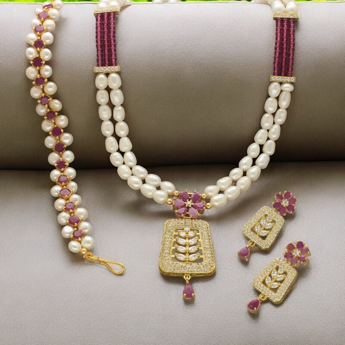 Inarah Pearl Necklace Set With Bracelet