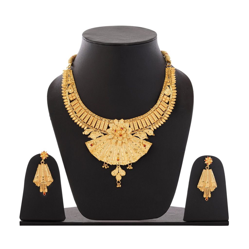 traditional South Indian necklace Gold-Plated Floral Fan Necklace and Earrings Set for Special Occasions