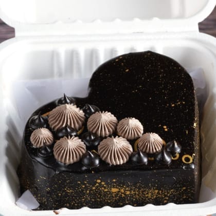 Chocolate truffle heart cake bento