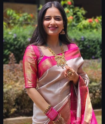 Pheasant Silk Woven Saree With Unstitched Blouse Piece ( White )