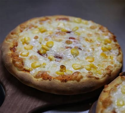 Onion And Sweet Corn Pizza