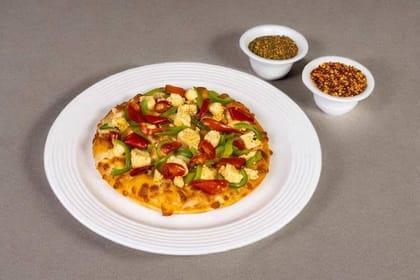 Paneer chilli cheese pizza