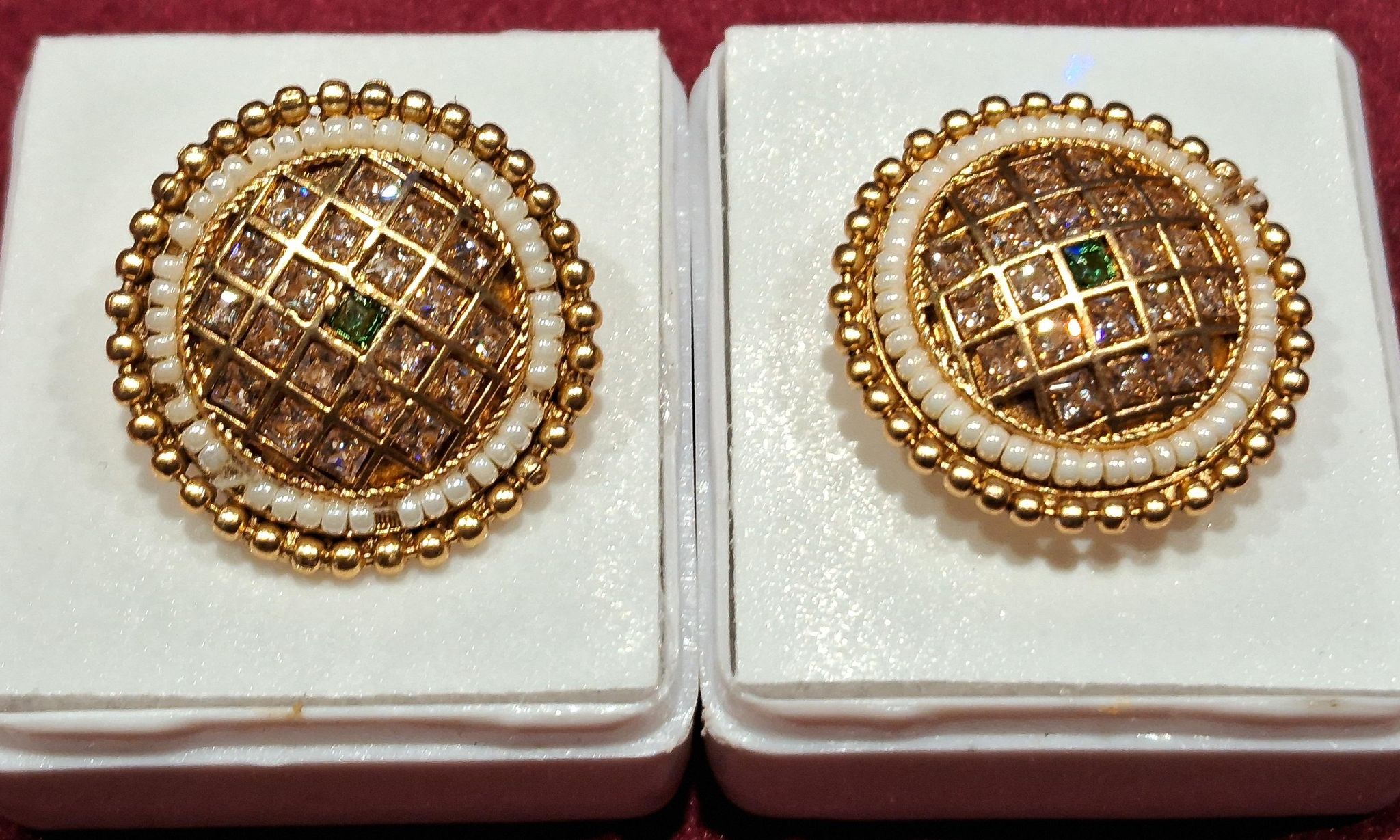 TOPS - STUDS