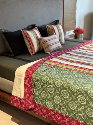 KRI India Distressed Lehriya Patchwork Festive Bedcover Set|Green Border;Pink Border | Green, Pink, Red & Orange patches on &Ivory  | 108x108 inches  | Wash & Care | 100% Cotton | Handcrafted in India. 100% organic & natural.