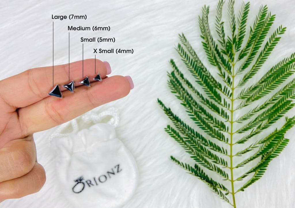 Black Triangle Solitaire Men's Ear Stud (1 Pc Only)