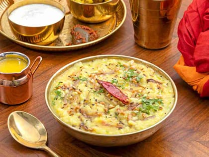 Cashew tadka khichdi