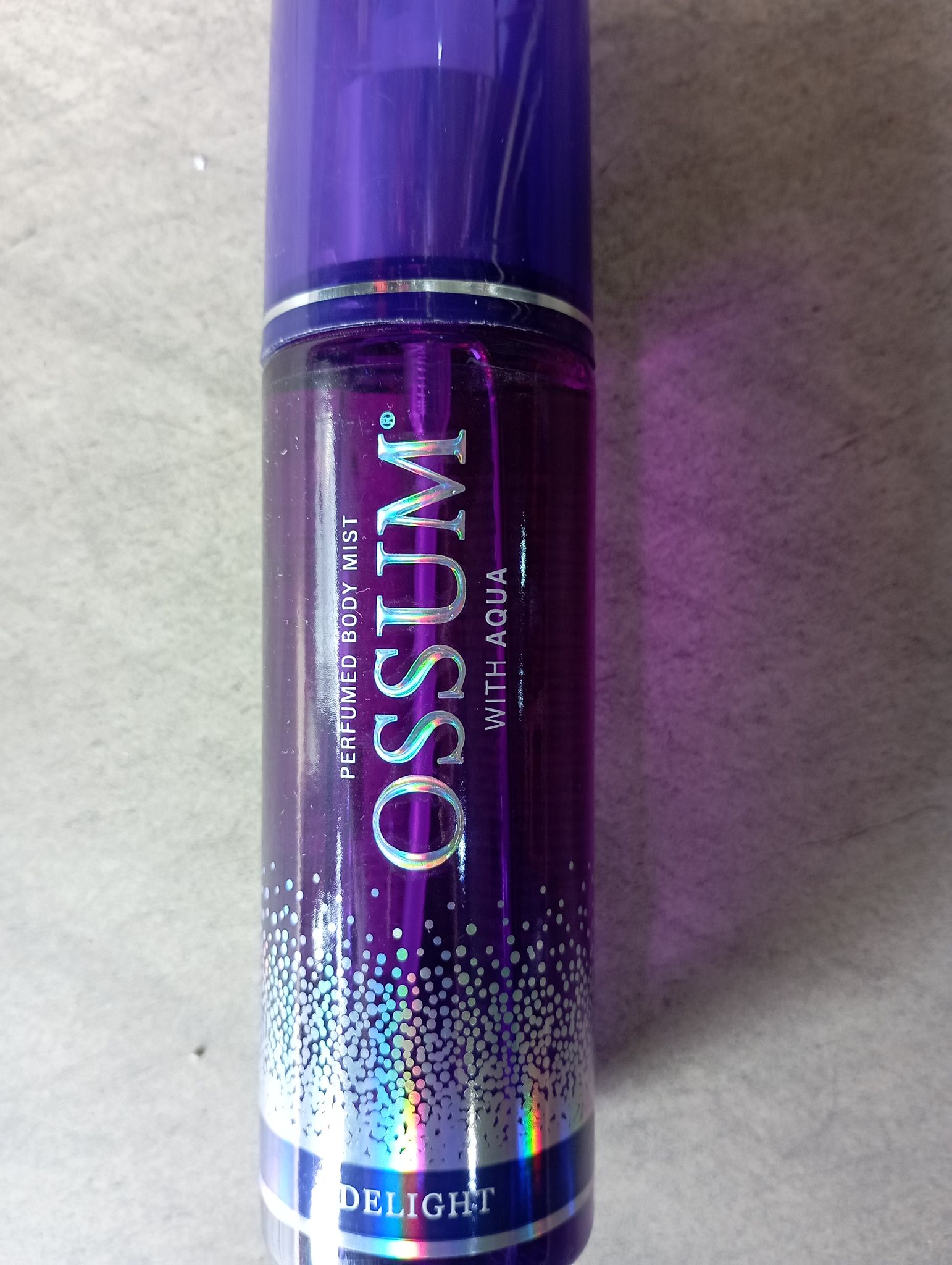 Perfumed body mist ossum with aqua delight