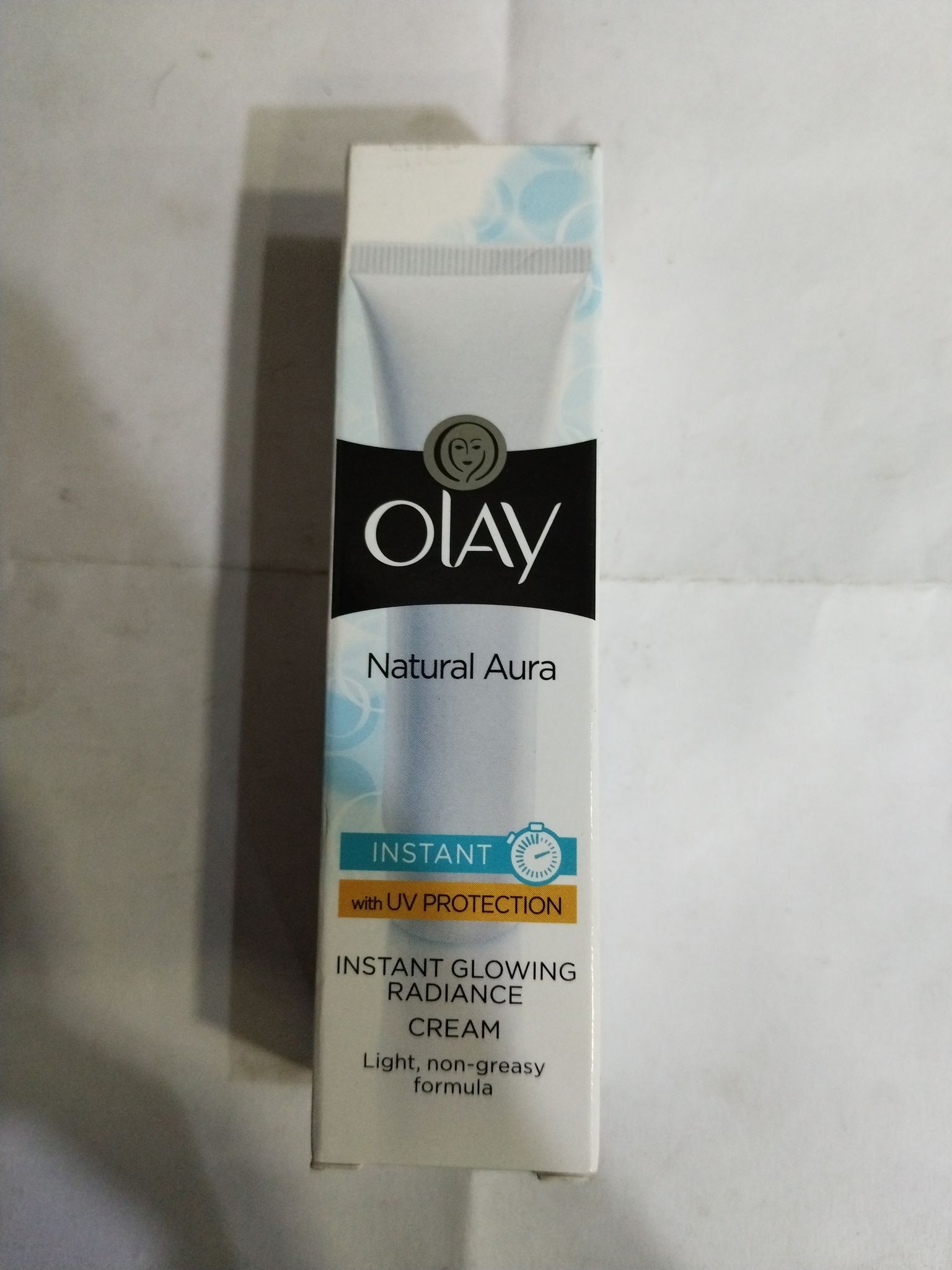Olay Natural aura Instant With uv protection Instant glowing Radiance Cream 