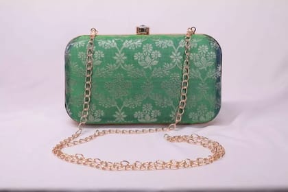 Tisser Handmade Clutch (Green)