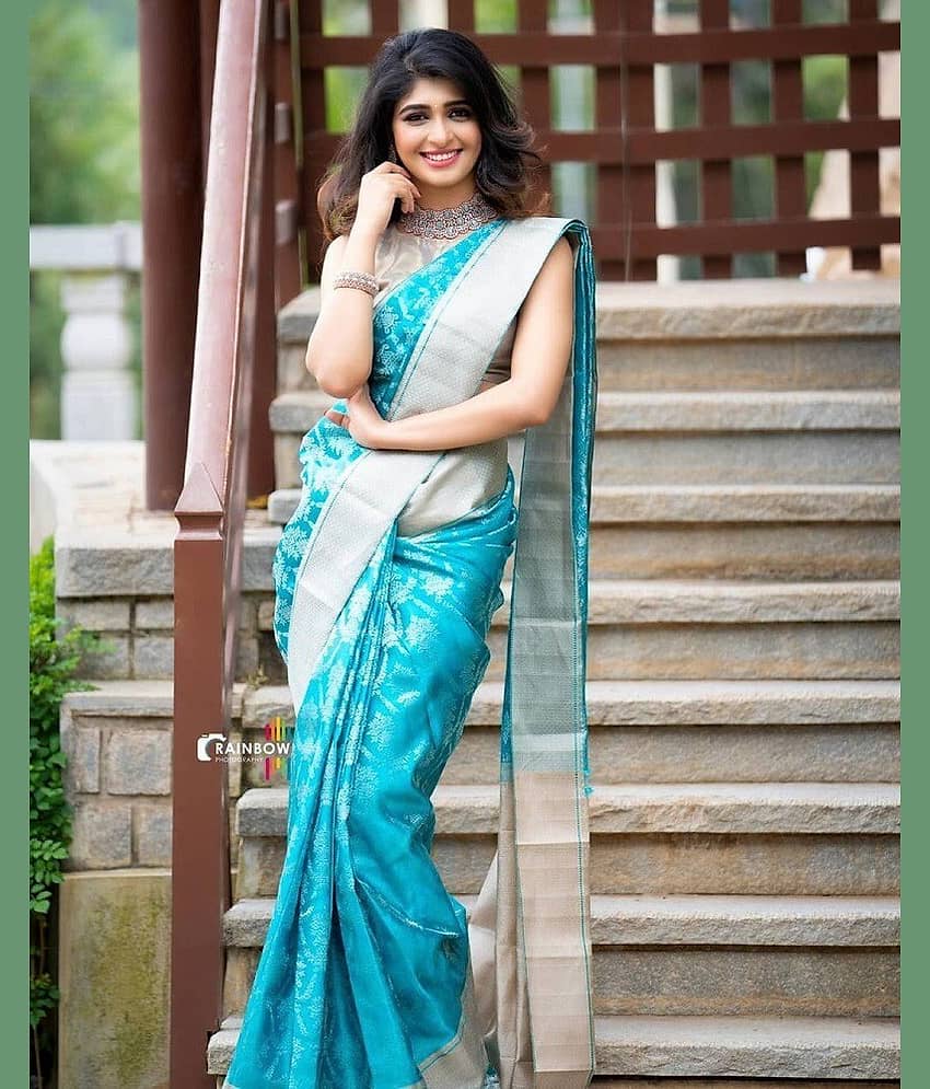 Vastukala Silk Woven Saree With Unstitched Blouse Piece ( Light Blue )