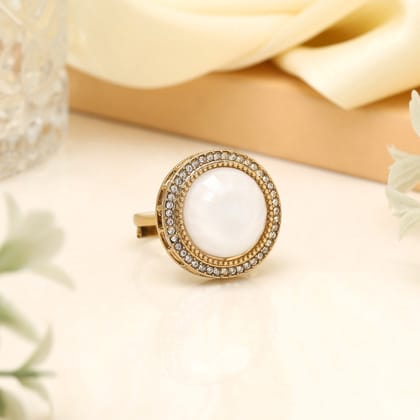Pure White Color Kundan Ring For Women-Ring_Size_Adjustable | Diameter Length: 2.50 CM x Width: 2.50 CM / White / Alloy With Good Quality Mehndi Gold Plated