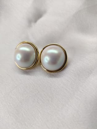 Sera Pearl Studs