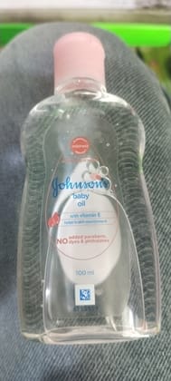 Johnson baby oil 