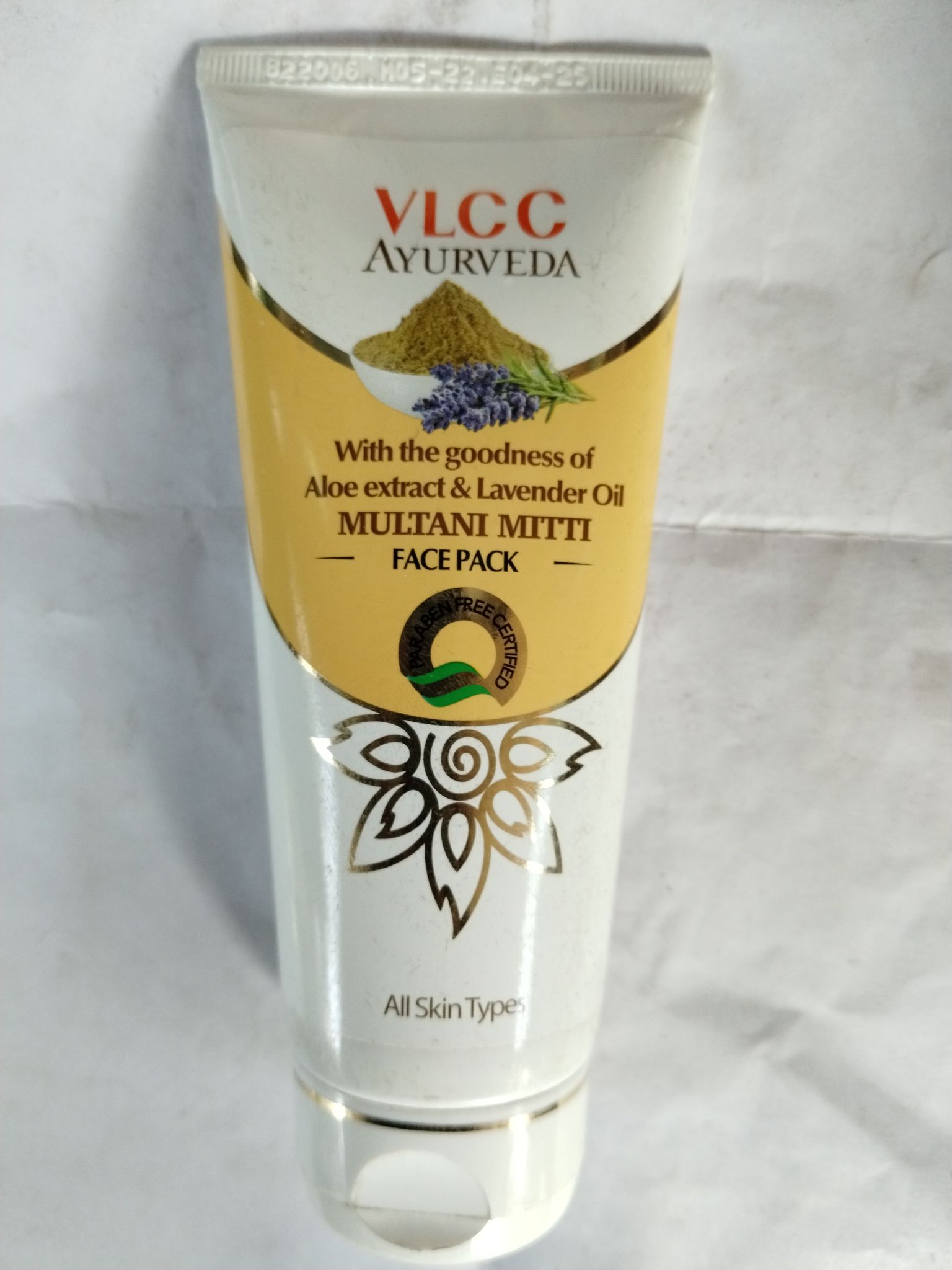 Vlcc Ayurveda Multani mitti Face pack With the goodness of Aloe extract & lavender oil 