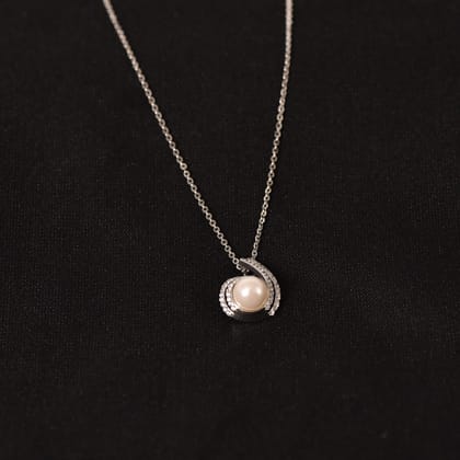 Daw Necklace