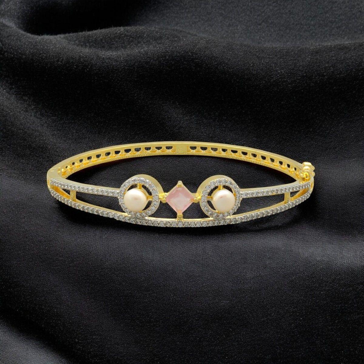 Sri Jagdamba Pearls  Empress's Bloom Pearl Bracelet For Women Girls