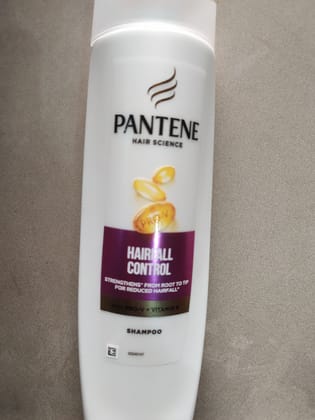 Pantene Hair science Pro-v Hairfall Control Strengthens from root to tip For reduced hairfall With pro-v+ vitamin b Shampoo 